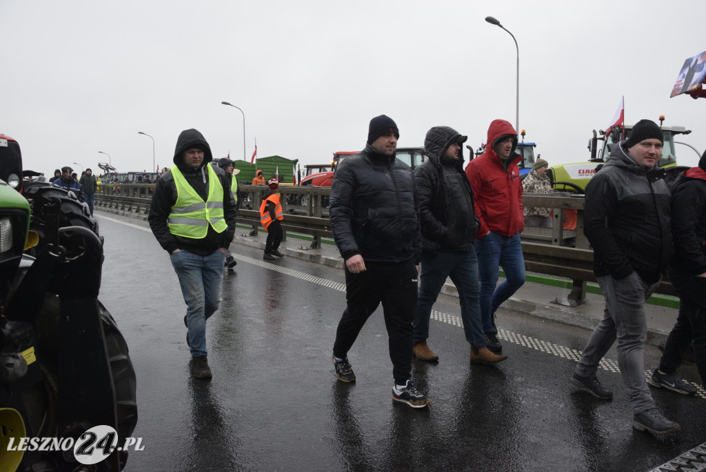 Protest rolniczy na węźle Leszno-Zachód na S5