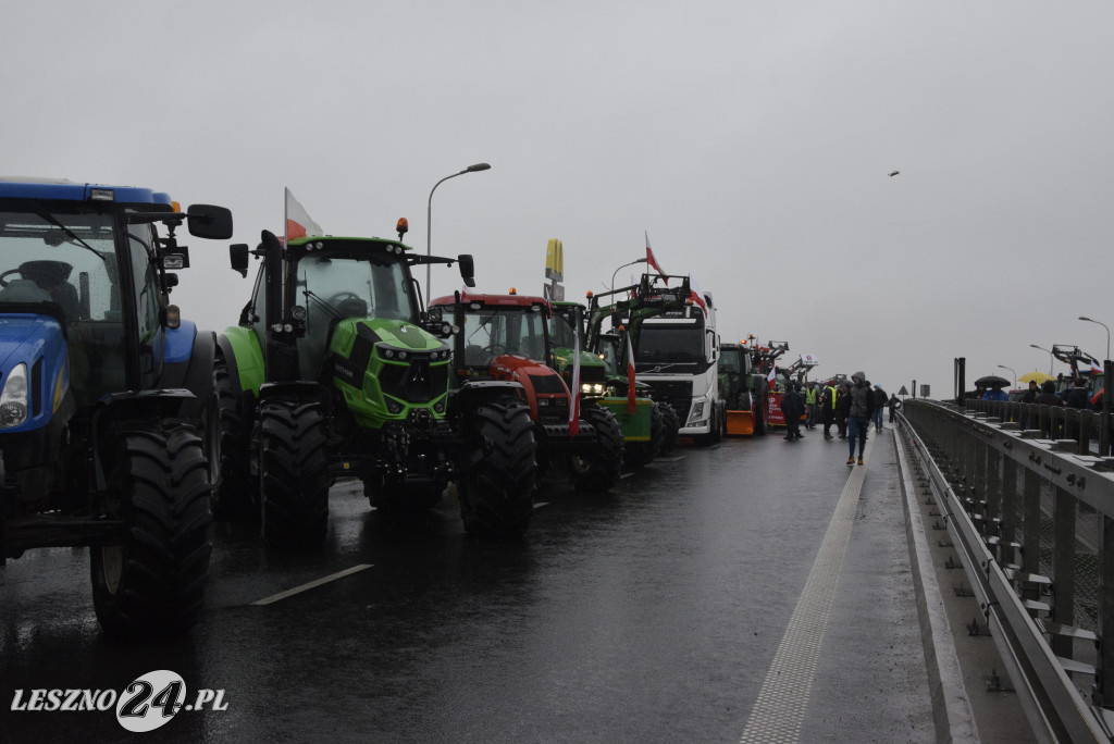 Protest rolniczy na węźle Leszno-Zachód na S5
