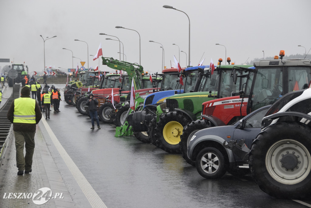 Protest rolniczy na węźle Leszno-Zachód na S5
