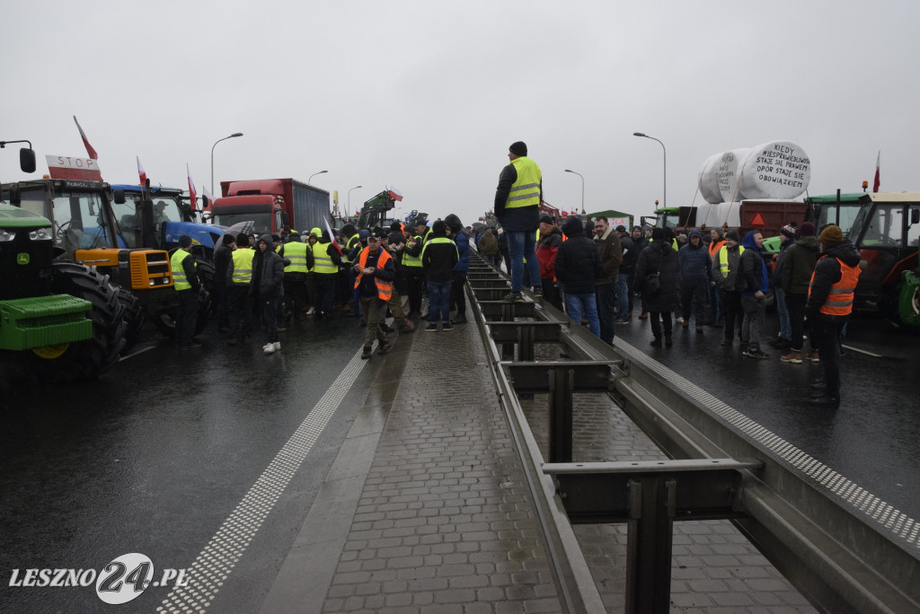 Protest rolniczy na węźle Leszno-Zachód na S5