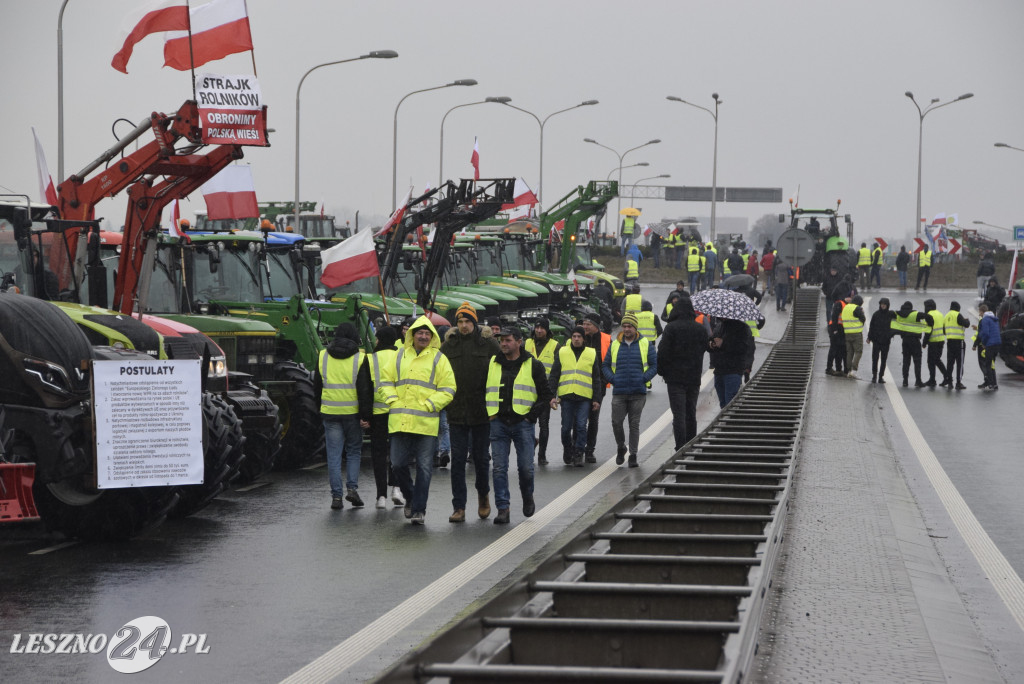 Protest rolniczy na węźle Leszno-Zachód na S5