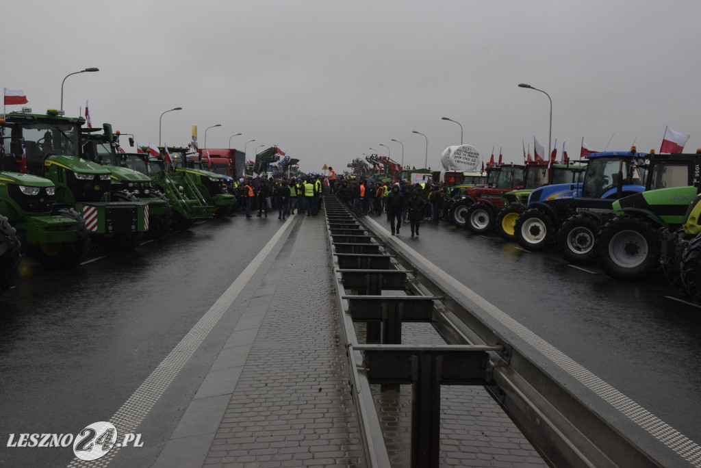 Protest rolniczy na węźle Leszno-Zachód na S5