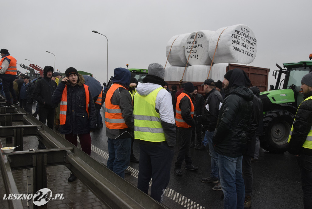 Protest rolniczy na węźle Leszno-Zachód na S5