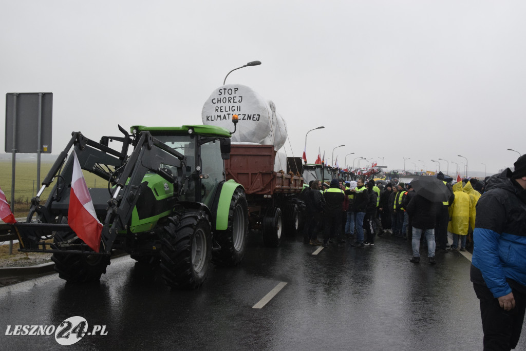 Protest rolniczy na węźle Leszno-Zachód na S5