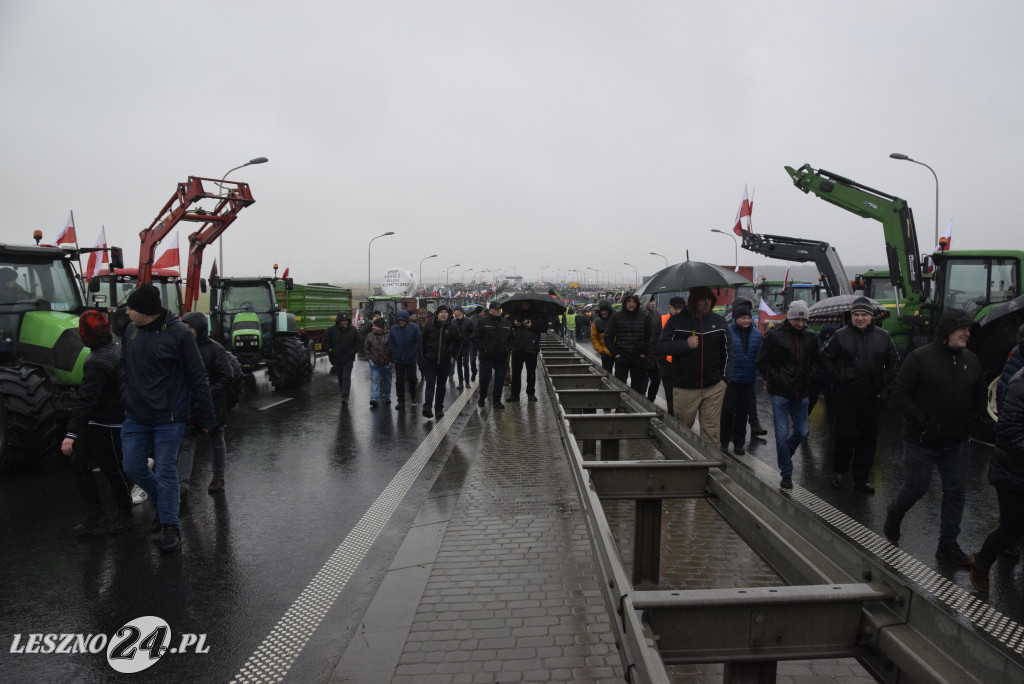 Protest rolniczy na węźle Leszno-Zachód na S5