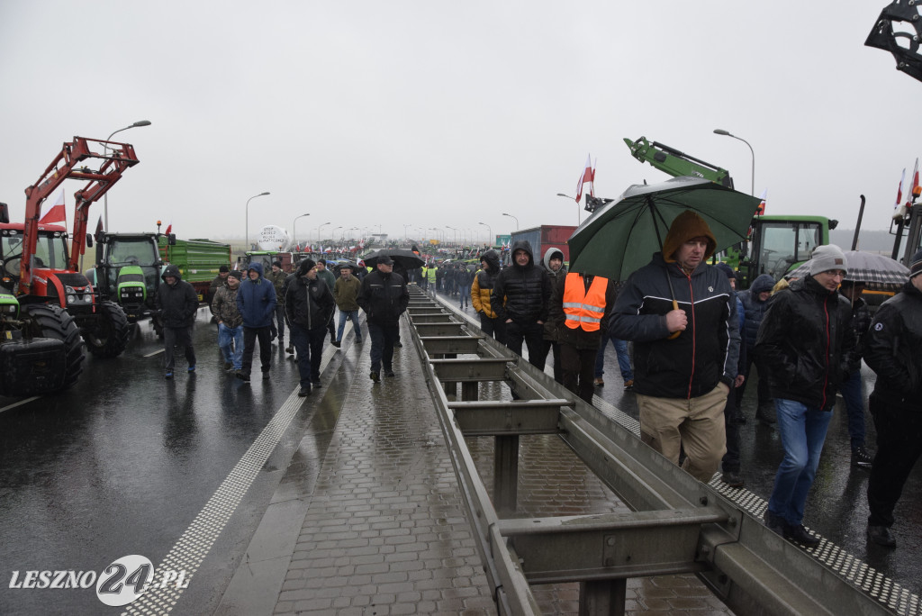 Protest rolniczy na węźle Leszno-Zachód na S5