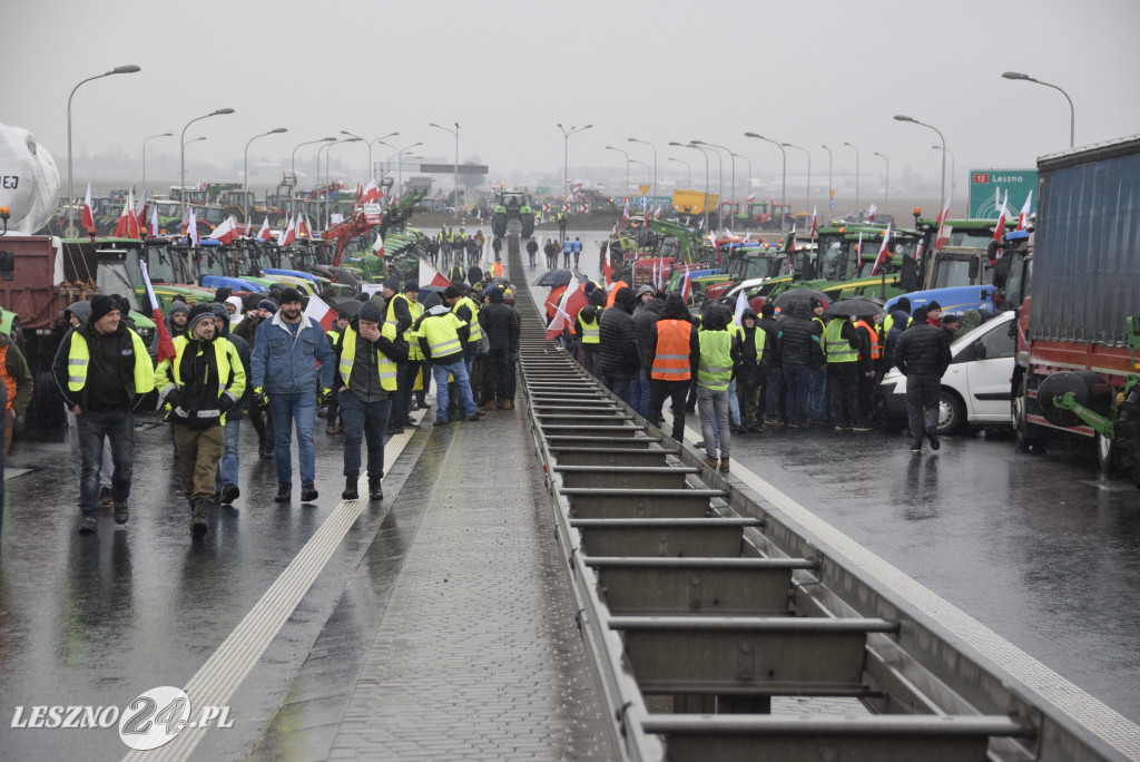 Protest rolniczy na węźle Leszno-Zachód na S5