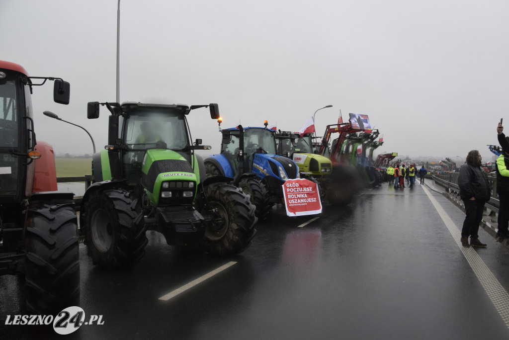Protest rolniczy na węźle Leszno-Zachód na S5