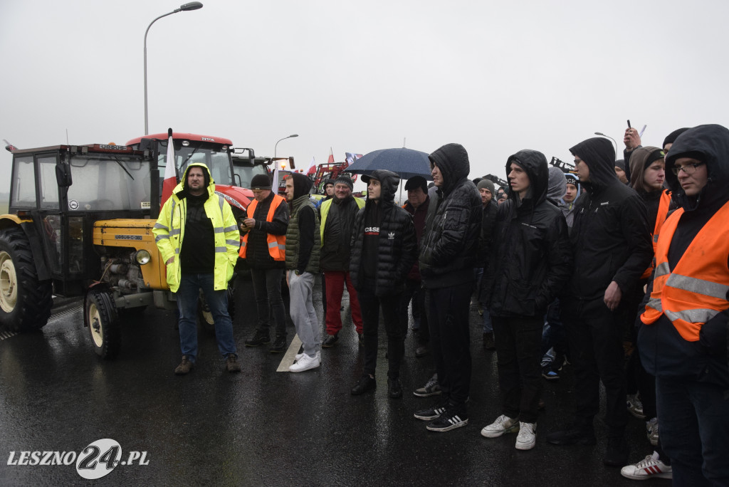Protest rolniczy na węźle Leszno-Zachód na S5