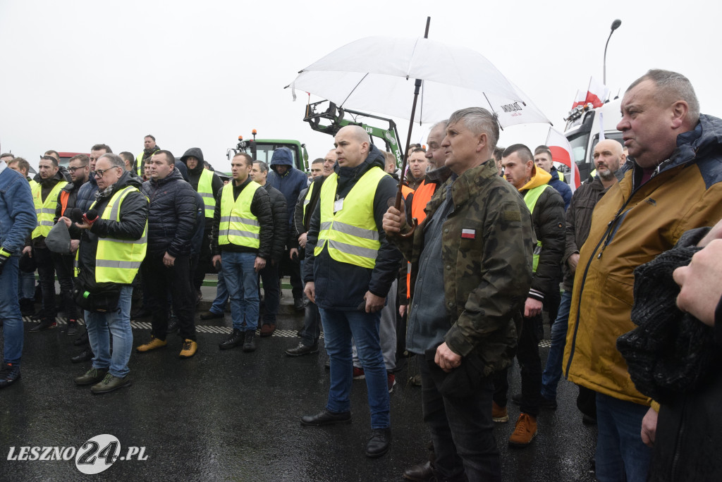 Protest rolniczy na węźle Leszno-Zachód na S5
