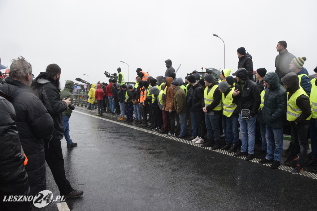 Protest rolniczy na węźle Leszno-Zachód na S5