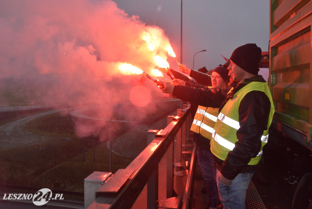 Protest rolniczy na węźle Leszno-Zachód na S5