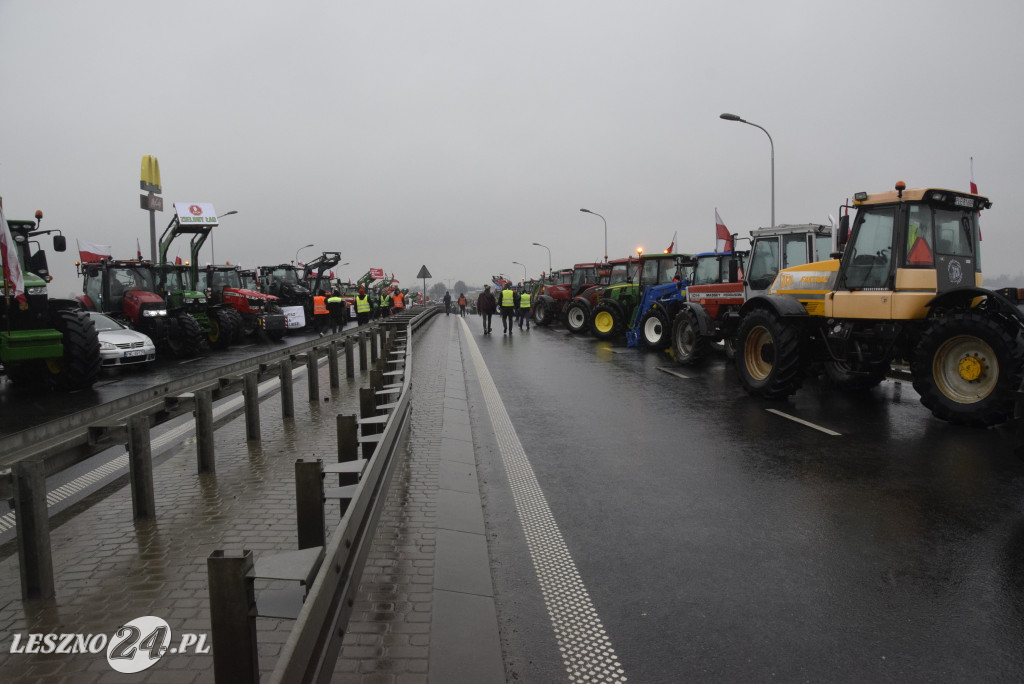 Protest rolniczy na węźle Leszno-Zachód na S5