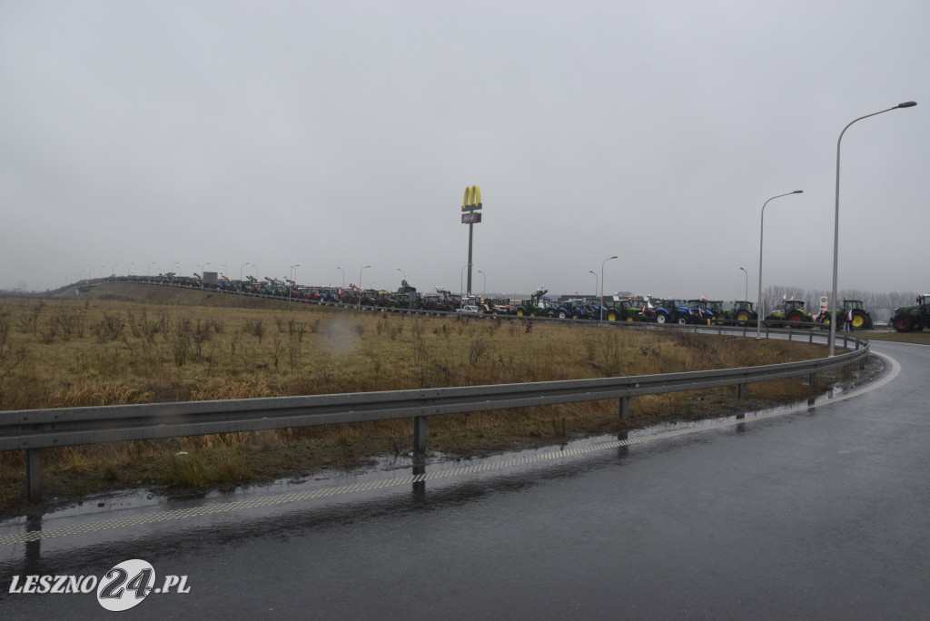 Protest rolniczy na węźle Leszno-Zachód na S5