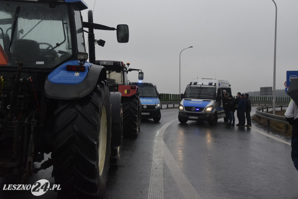 Protest rolniczy na węźle Leszno-Zachód na S5