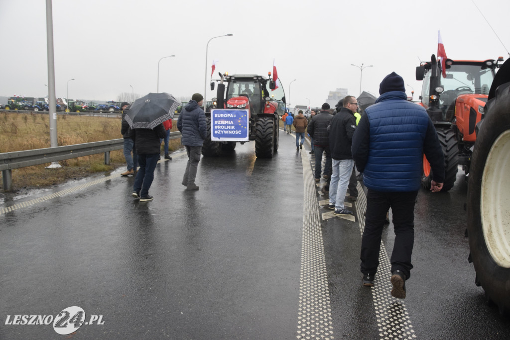 Protest rolniczy na węźle Leszno-Zachód na S5