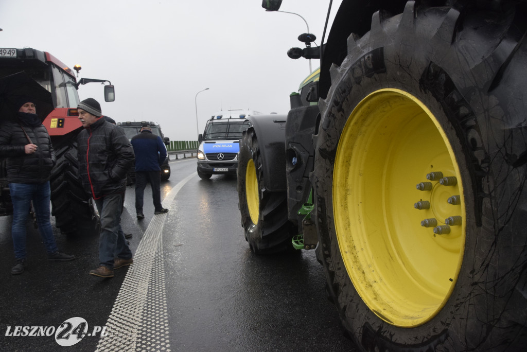 Protest rolniczy na węźle Leszno-Zachód na S5