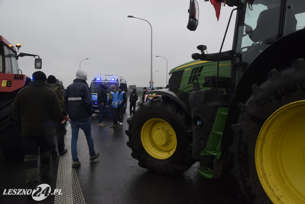 Protest rolniczy na węźle Leszno-Zachód na S5