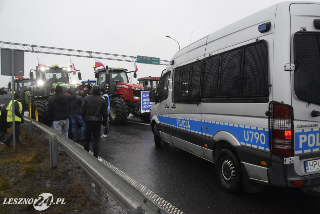 Protest rolniczy na węźle Leszno-Zachód na S5