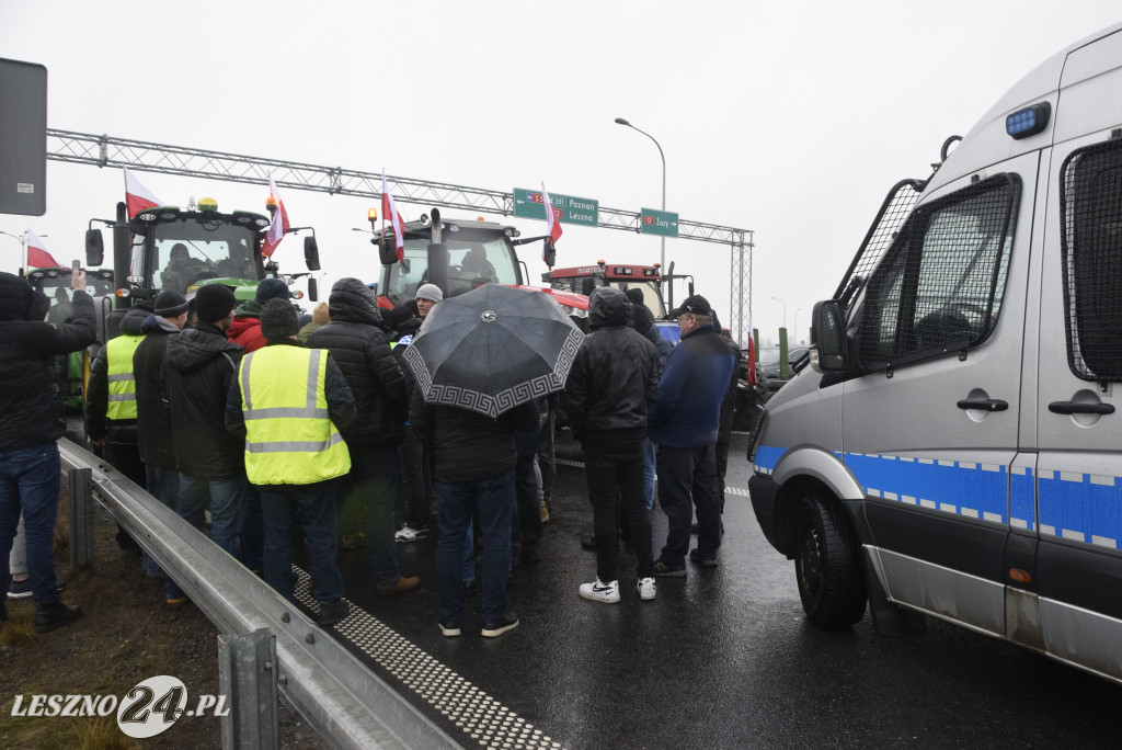 Protest rolniczy na węźle Leszno-Zachód na S5