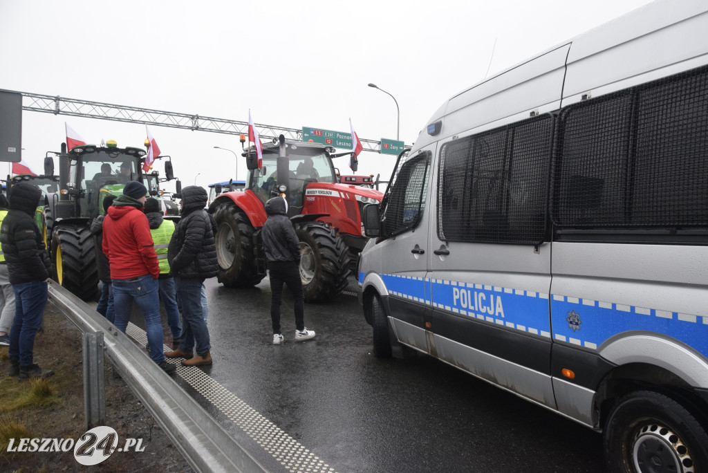 Protest rolniczy na węźle Leszno-Zachód na S5
