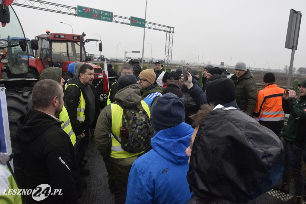 Protest rolniczy na węźle Leszno-Zachód na S5