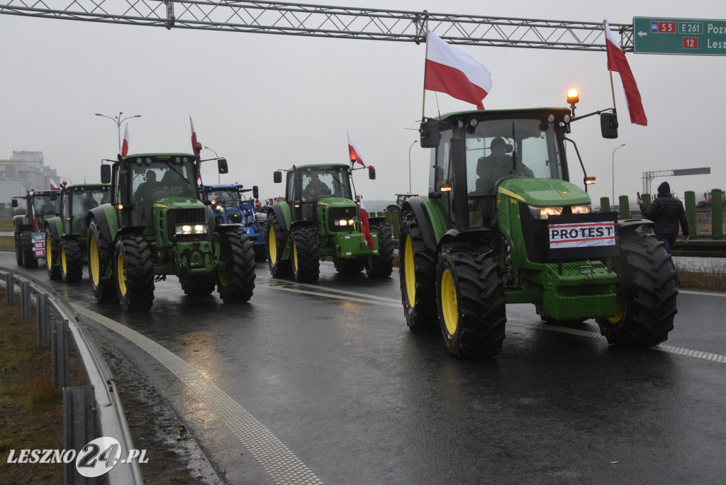 Protest rolniczy na węźle Leszno-Zachód na S5