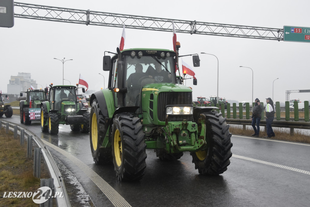 Protest rolniczy na węźle Leszno-Zachód na S5