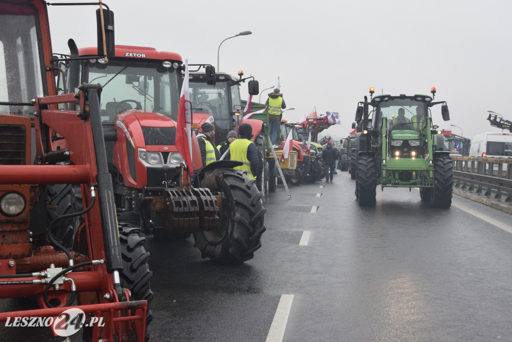 Protest rolniczy na węźle Leszno-Zachód na S5