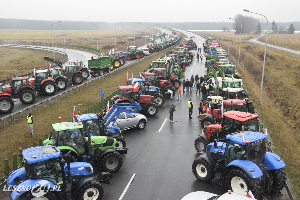 Protest rolniczy na węźle Leszno-Zachód na S5