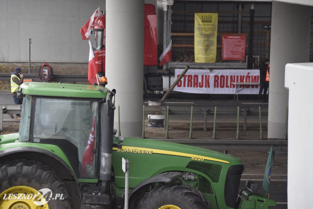 Strajk Rolników na węźle Leszno-Zachód - druga doba