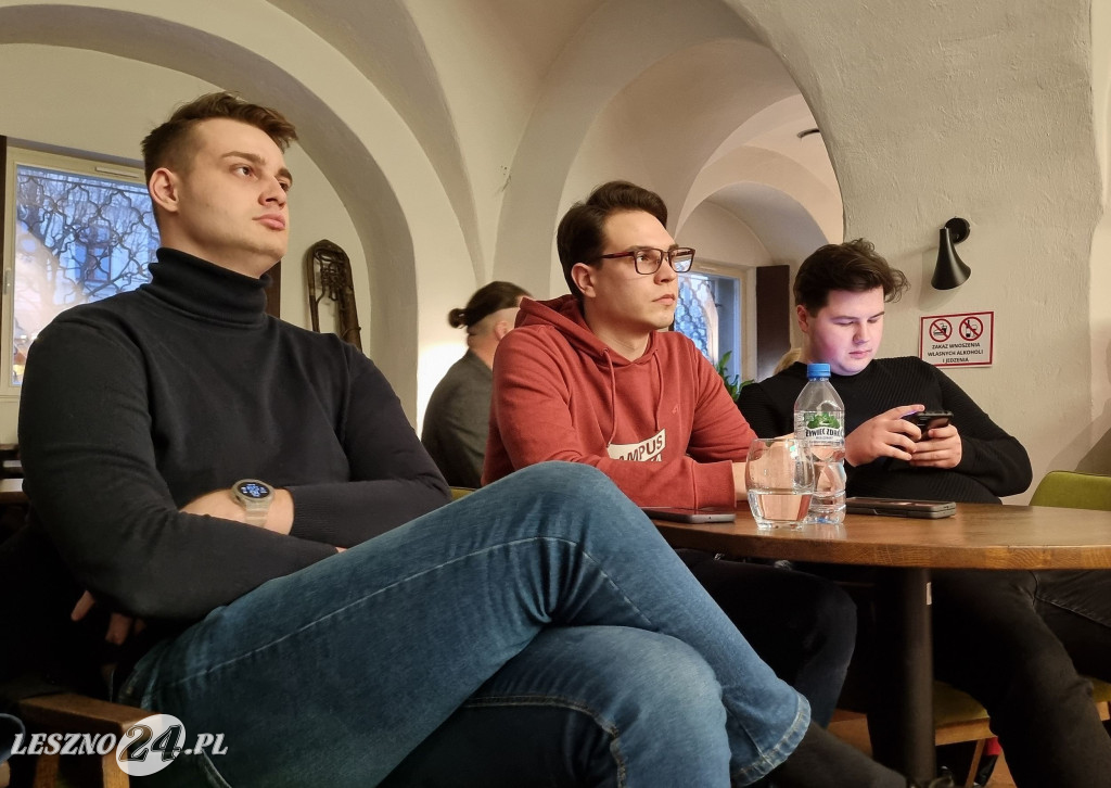 Młodzież rozmawiała o Lesznie i wyborach