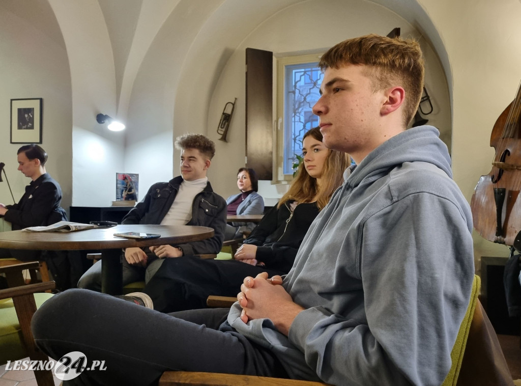 Młodzież rozmawiała o Lesznie i wyborach