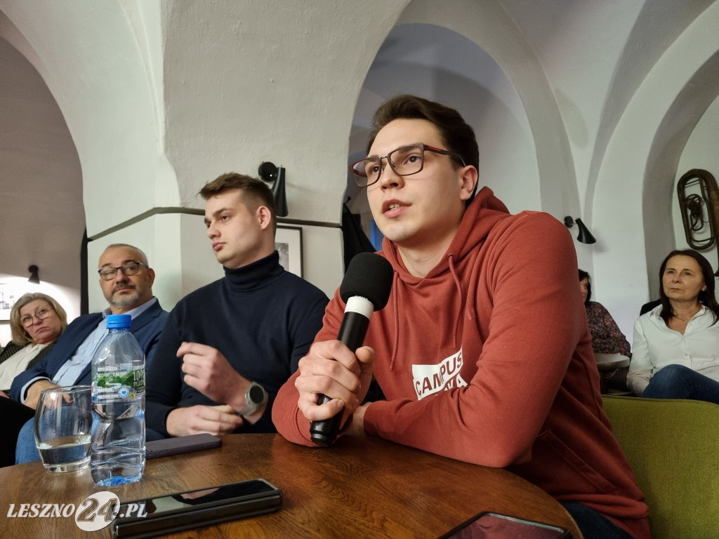 Młodzież rozmawiała o Lesznie i wyborach