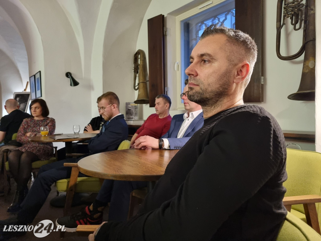 Młodzież rozmawiała o Lesznie i wyborach