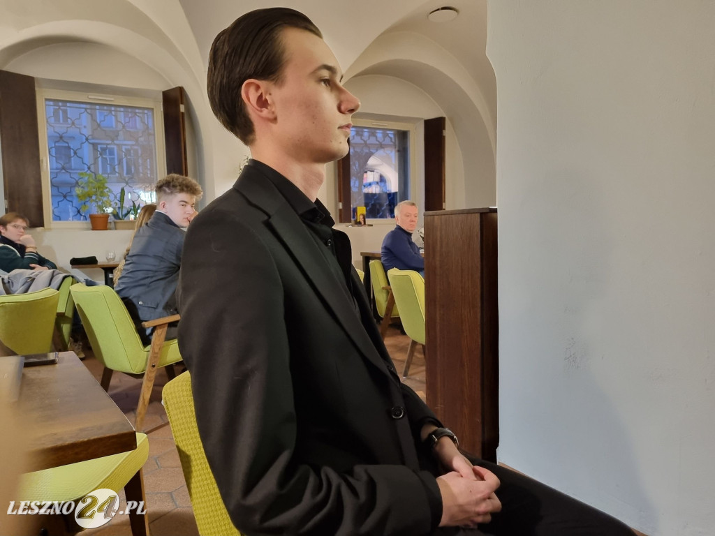 Młodzież rozmawiała o Lesznie i wyborach