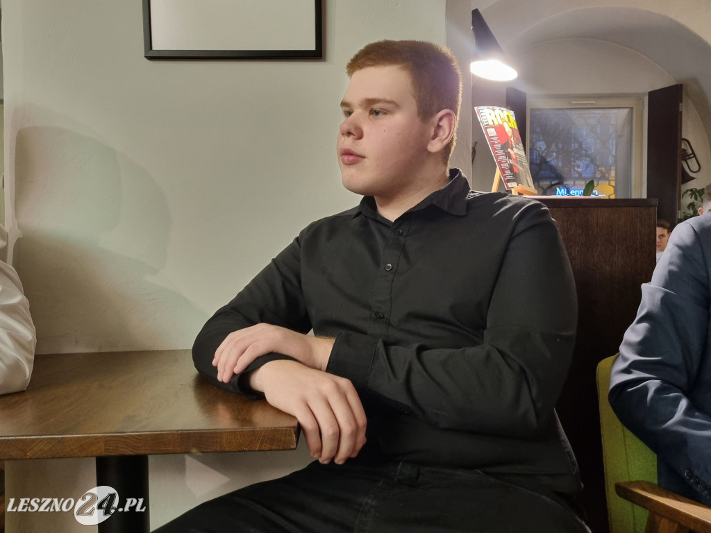 Młodzież rozmawiała o Lesznie i wyborach
