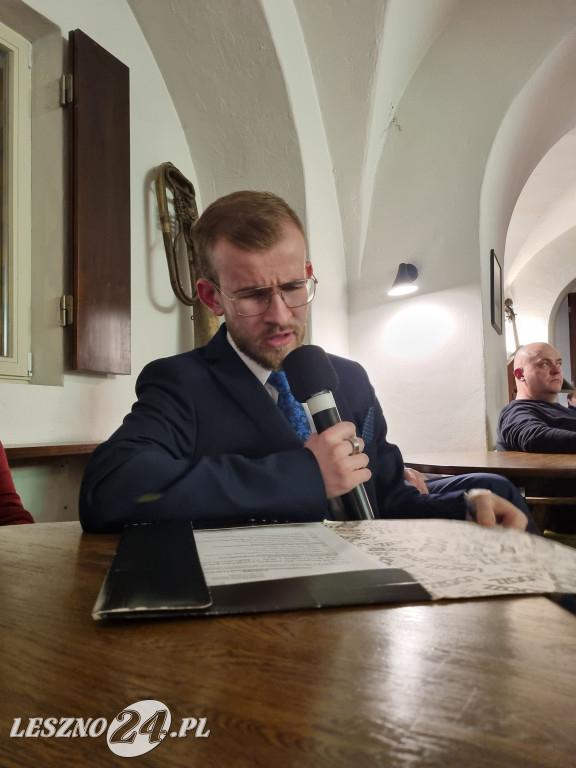 Młodzież rozmawiała o Lesznie i wyborach