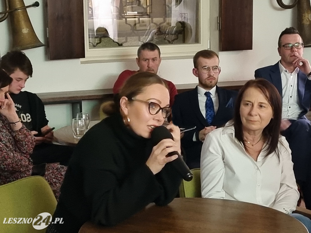 Młodzież rozmawiała o Lesznie i wyborach