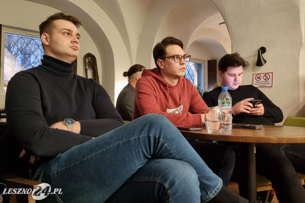 Młodzież rozmawiała o Lesznie i wyborach