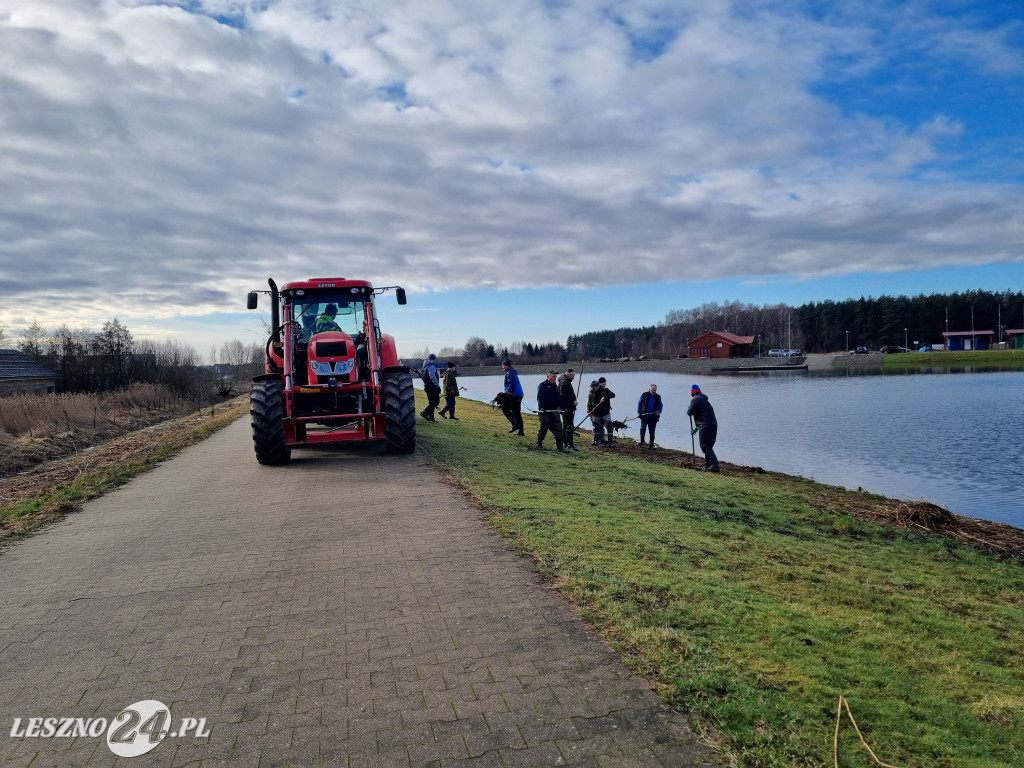 Szykują zbiornik na sezon