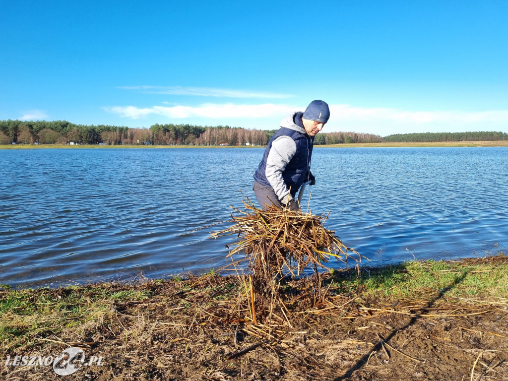 Szykują zbiornik na sezon