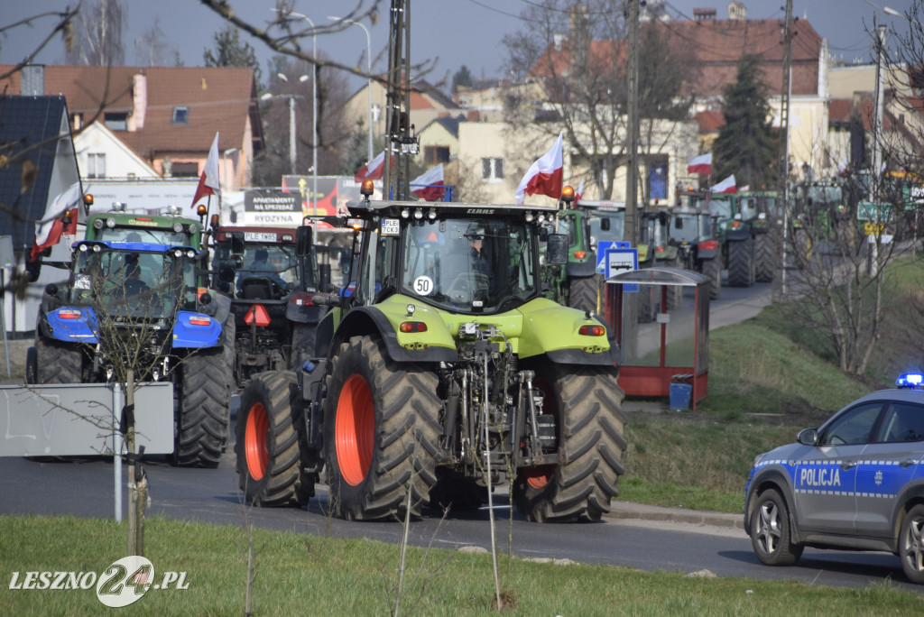 Przejazd rolników z Rydzyny do Kaczkowa