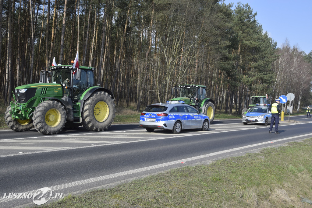 Przejazd rolników z Rydzyny do Kaczkowa