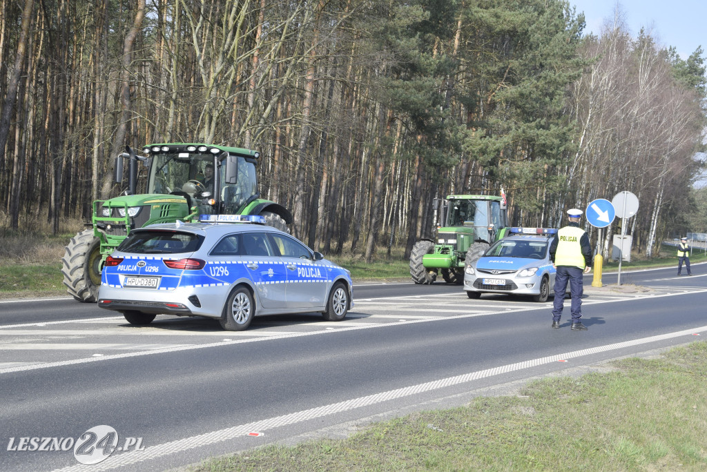 Przejazd rolników z Rydzyny do Kaczkowa
