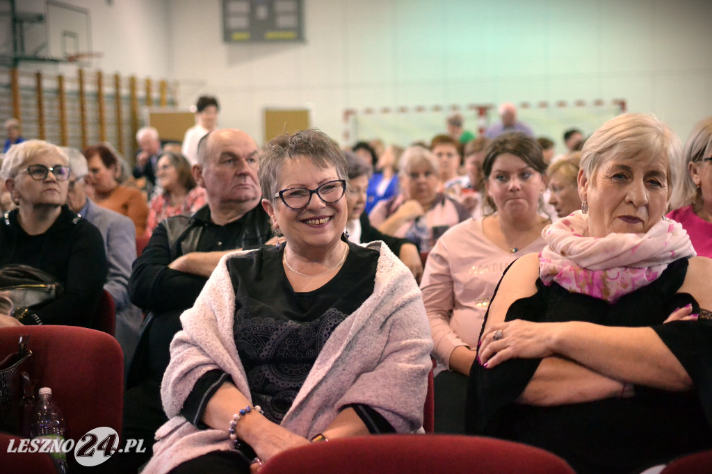 Eleni zaśpiewała dla pań z gminy Krzemieniewo