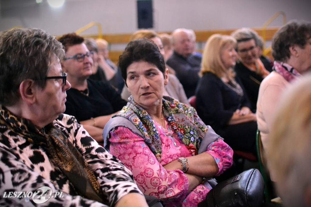 Eleni zaśpiewała dla pań z gminy Krzemieniewo