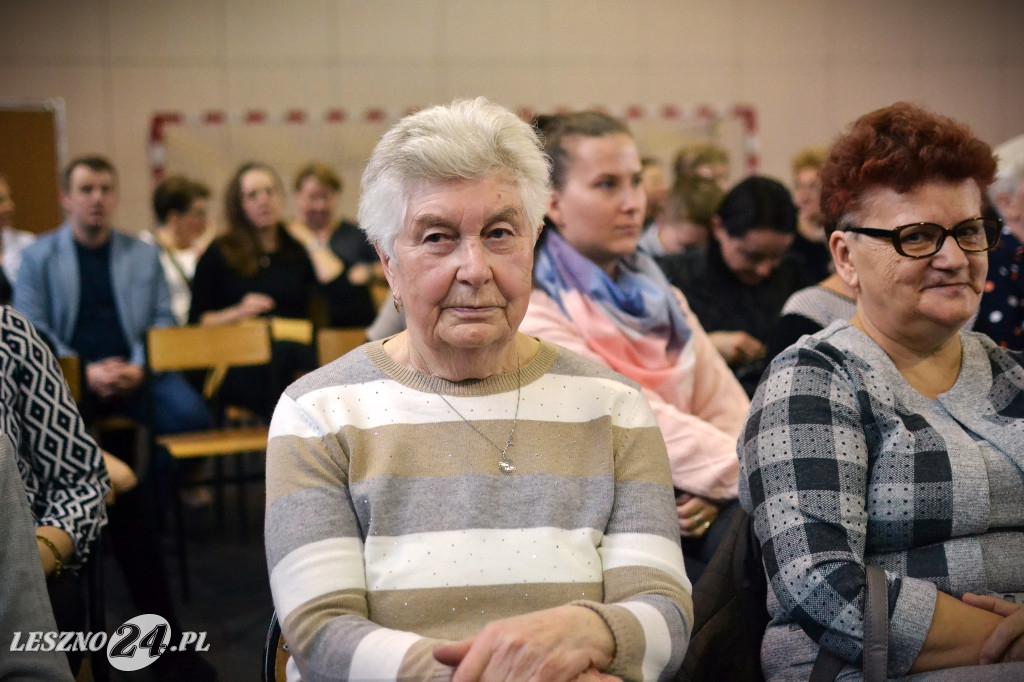 Eleni zaśpiewała dla pań z gminy Krzemieniewo