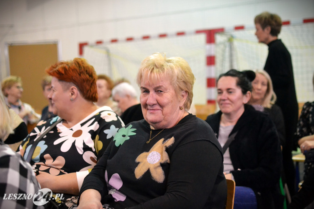 Eleni zaśpiewała dla pań z gminy Krzemieniewo