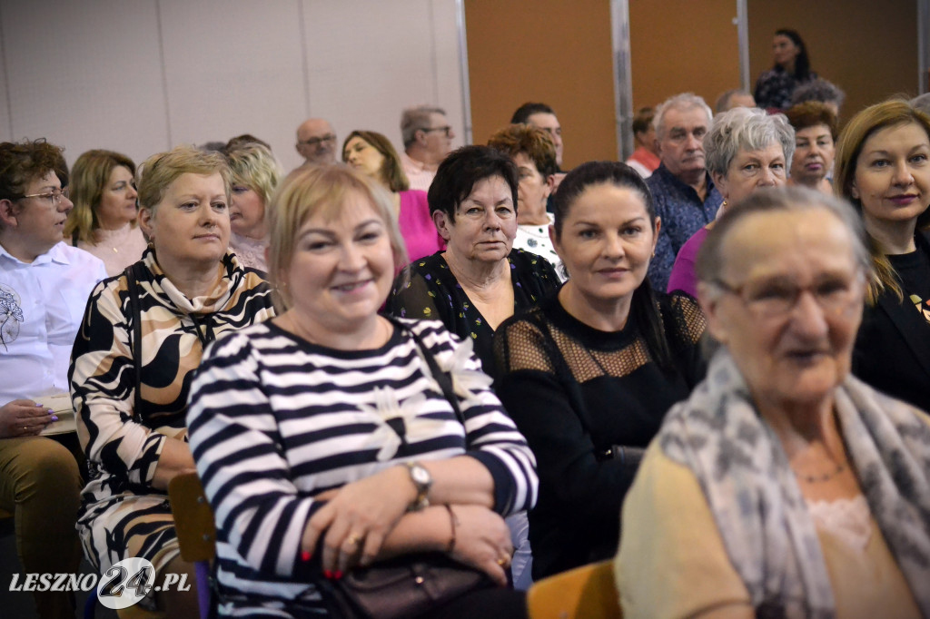 Eleni zaśpiewała dla pań z gminy Krzemieniewo